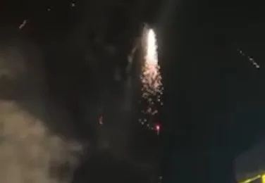 VIDEO  Bujar Osmani lë mbrapa Arben Taravarin  me fishekzjarre dhe brohoritje qindra qytetarë festojnë në sheshin  Skëndërbeu 