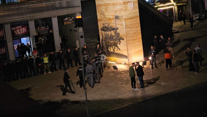 Qytetarët bllokojnë selinë e VLEN it në Shkup