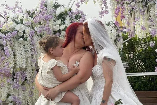 NDODHI  Martesa e parë mes dy grave në Shqipëri
